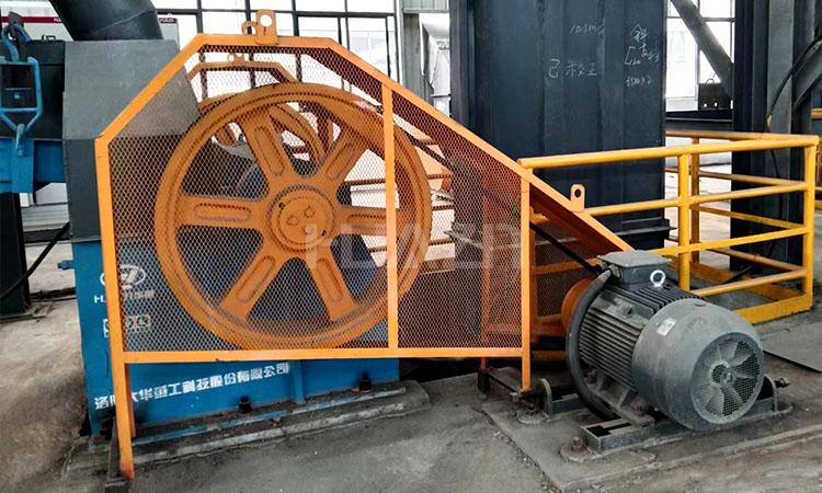 Silicon carbide jaw crusher